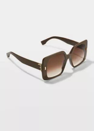 Fendi Oversized Square Sunglasses worn by Amanza Smith as seen in Selling  Sunset (S05E01)