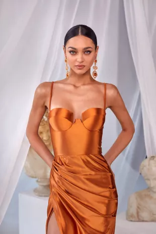 gabby windey orange dress Gabby Windey is named host of Hulu's 'Love Overboard,' produced by Alex Cooper