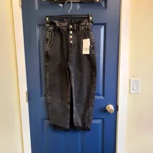 Buttoned Baggy Jeans