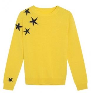 pull jaune à étoiles