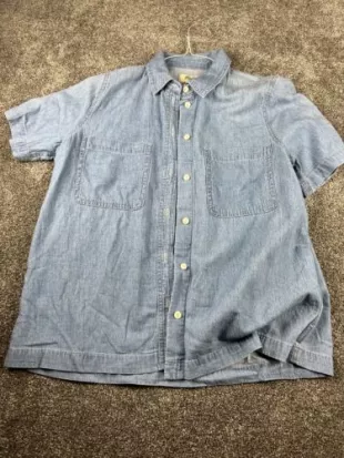 Denim Short-Sleeve Button-Up Shirt in Brickton Wash