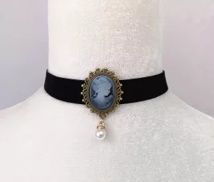Lace Fancy - Vintage Black Velvet Cameo Choker Necklace