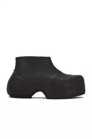 Black Rubber Show Boots