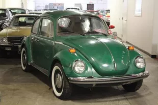 1973 Volkswagen Beetle (Manual transmission)