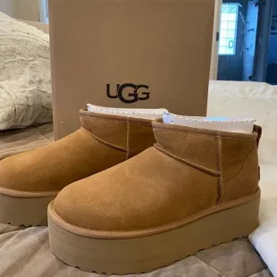 Classic Ultra Mini Platform Boot