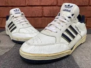 Adidas - Vintage 80s sneakers made in Korea