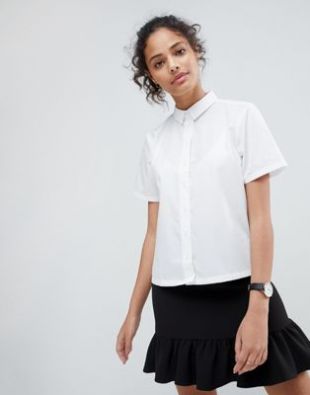 ASOS   Chemise droite à manches courtes at asos.com