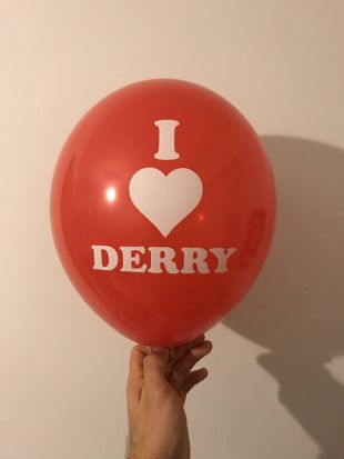 Pennywise clown IT film ballon rouge fantaisie robe I Love Derry Halloween x 10