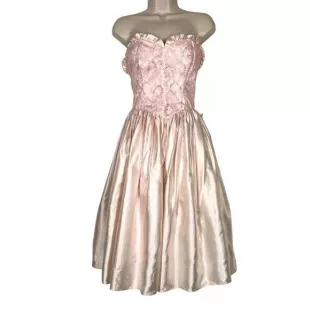 Vintage Gunne Sax Pink Dress Sleeveless Lace Sequin worn by Bethany  (Charlotte Fountain Jardim) as seen in ted (S01E07) | Spotern