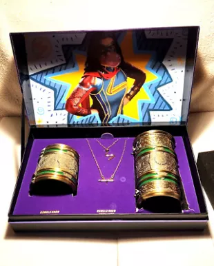 Ms. Marvel Metal Bracelets & Pendant Collector's Box Set GameStone