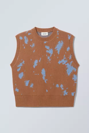 Shrunken Knitted Vest