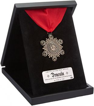 Factory Entertainment Universal Monsters Dracula Medallion Limited Edition Prop Replica