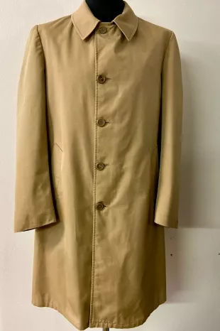 Vintage Men's 70s Trench Coat | Classic Beige Cotton & polyester Blended Trench