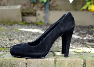 Suede pumps