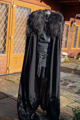 Jon Snow, Game of Thrones 100 % vrai cuir & peau de mouton Déguisements Costume, avec lin Cap complet deluxe poids lourd. UNISEXE.