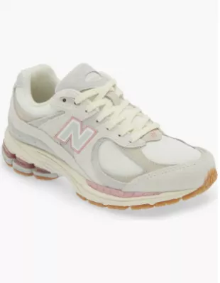 2002R Sneakers