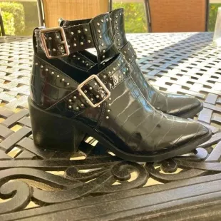 Andy Crocodile Studded Cutout Boot In Black