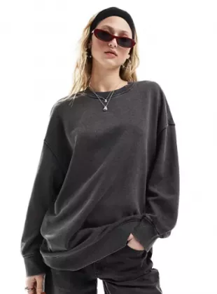 Oversized Sweatshirt in acid washed black