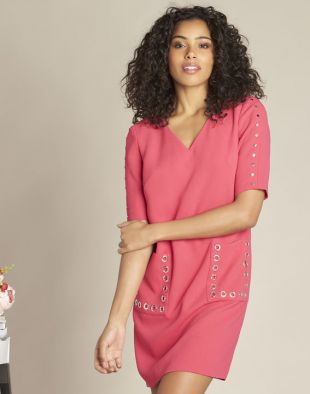 Robe droite fuschia à oeillets plume   Robes