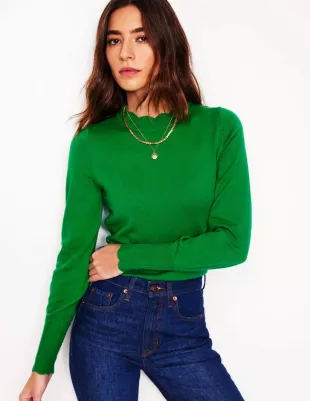 Imi Scalloped Sweater in Rich Emerald