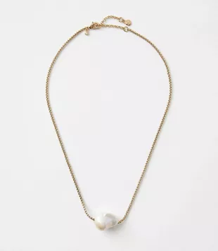 Pearlized Pendant Necklace