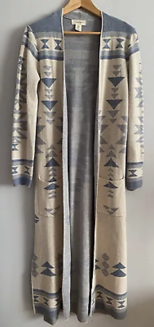 Jessica Simpson Cardigan Sweater worn by Edna Cranebear