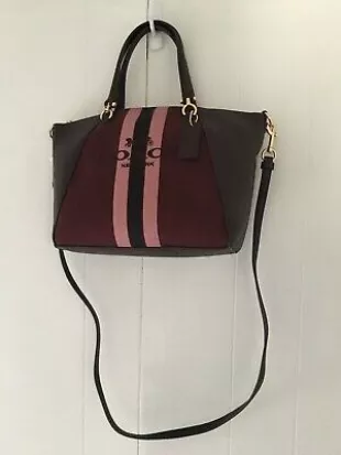 Prairie Satchel With Horse And Carriage