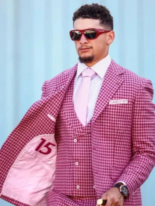 Patrick Mahomes Arriving Jacksonville Suit