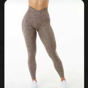 Surface Power Brown Pebble Pattern Cross Waist Legging