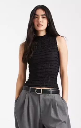 Sleeveless Textured Top in Black