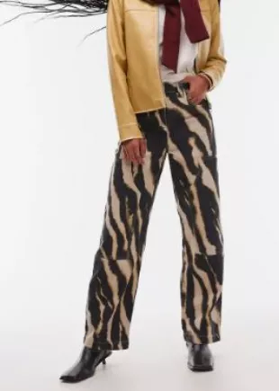 Blurred Zebra Jeans