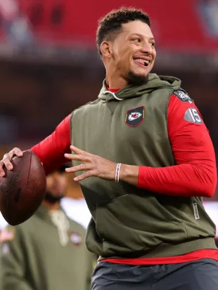 Patrick Mahomes Salute to Service 2025 Sleeveless Hoodie