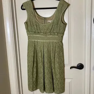 green lace dress