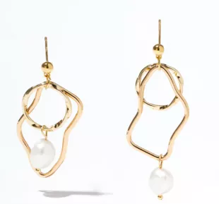 Asymmetrical Pearl earrings