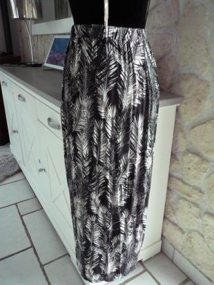 Jupe Zara Trafaluc Moulante Motif Palmier - Taille S - Longueur 15,5 Pouces - Occasion Très Bon état