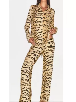 The Kardashians S07 Khloe Kardashian Tiger Stripe Pajamas