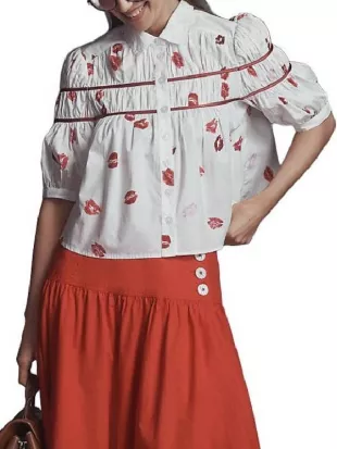 A Make or Break Holiday Hunter King Lips Print Blouse