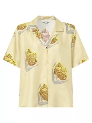 Sunny Nights 2025 D’Arcy Carden Tulip Camp Shirt