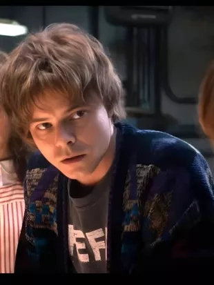 Stranger Things S05 Jonathan Byers Cardigan