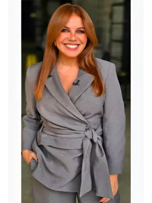 A Nossa Tarde 2025 Tânia Ribas de Oliveira Gray Belted Blazer