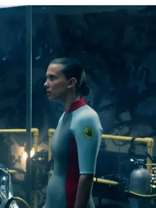 Stranger Things S05 Eleven Top