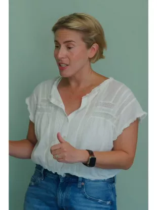 Home Town S10 Erin Napier White Lace Inset Top