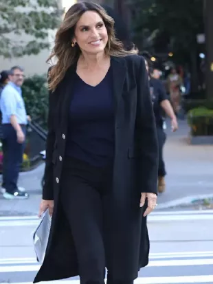 Mariska Hargitay Law and Order:SVU S27 Black Long Coat