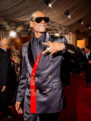 Golden Globes Awards 2026 Snoop Dogg Black Blazer