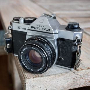 Travail Vintage Pentax K1000 Film 35 mm reflex avec objectif