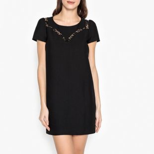 Robe manches courtes et dentelle