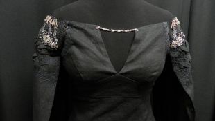 Inspiré par Daenerys Targaryen Le Trône de fer robe et jupe a plis noir Fait sur mesure saison 6