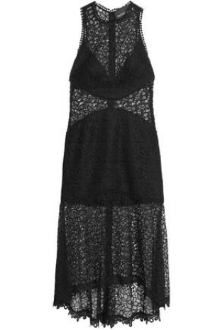 Robe noire avec voile