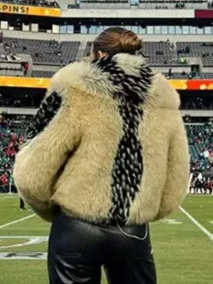 49ers vs Eagles Game Erin Andrews Fur Coat