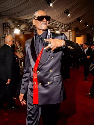 Golden Globe Awards Snoop Dogg Black Blazer